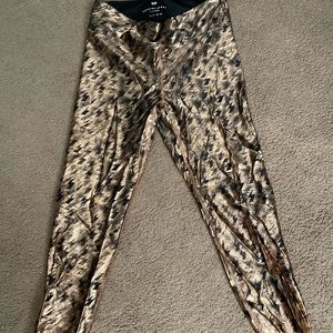 Heroine sport lighting bolt leggings